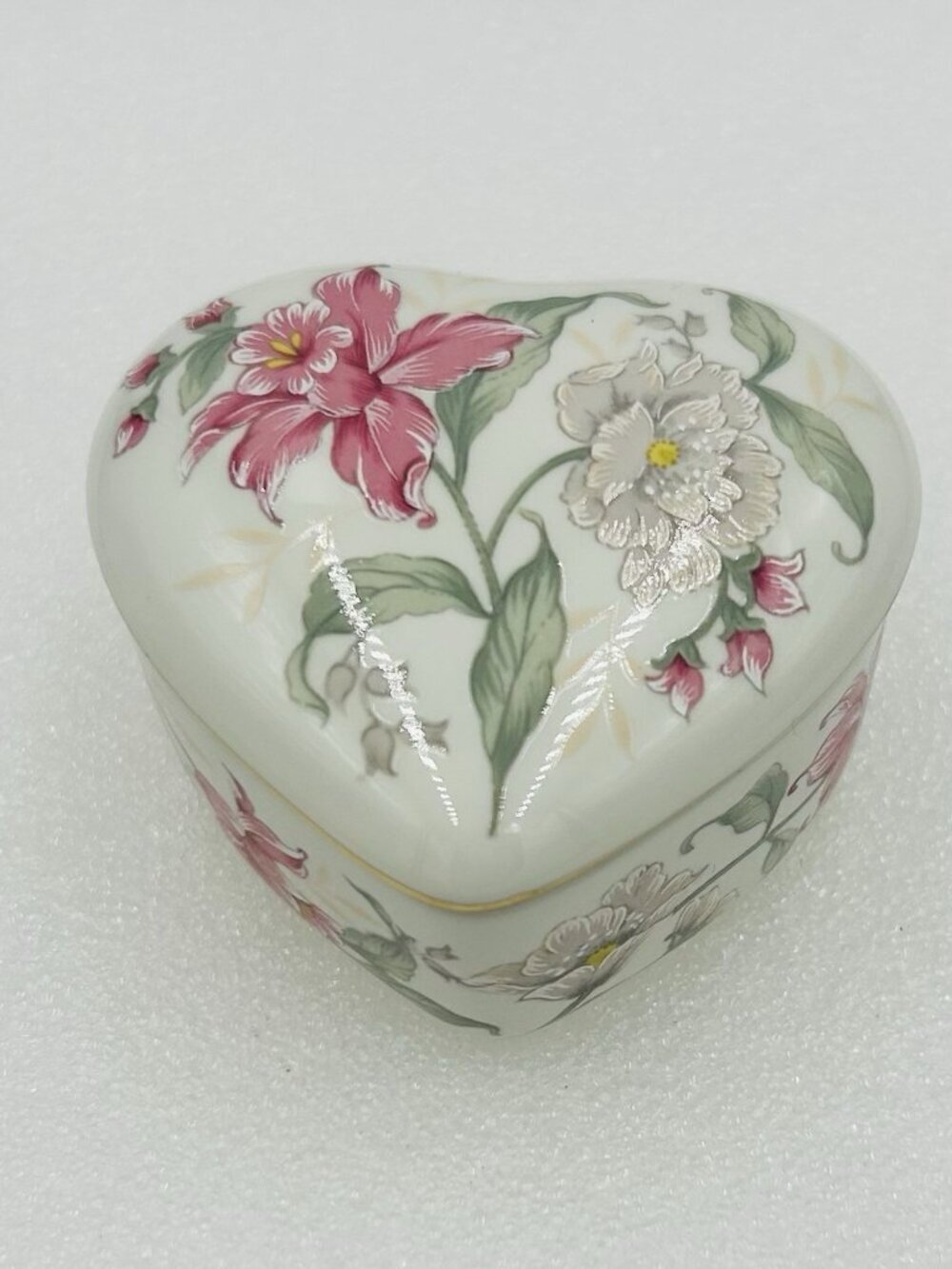 Prima Otagiri Japan Heart Shaped Trinket Box Floral Design w/Gold Trim 2.5" Wide